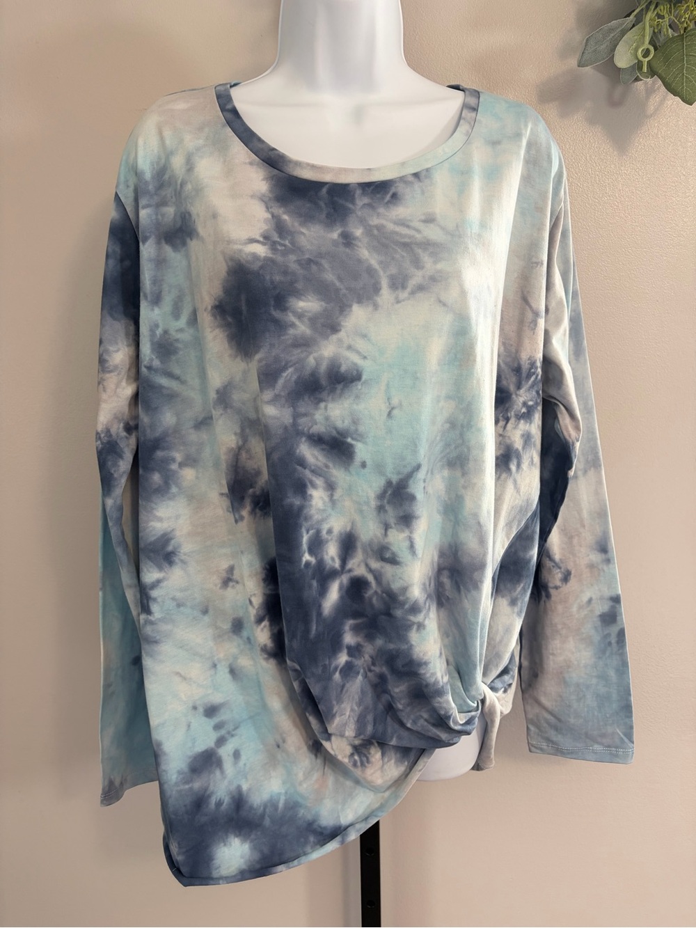 NWT Umgee Blue Tie-Dye Long Sleeve Knot Front  Top